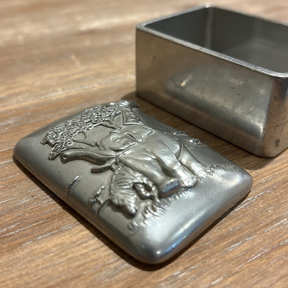 Vintage Pewter Elephant Trinket Box - Picture 16 of 17